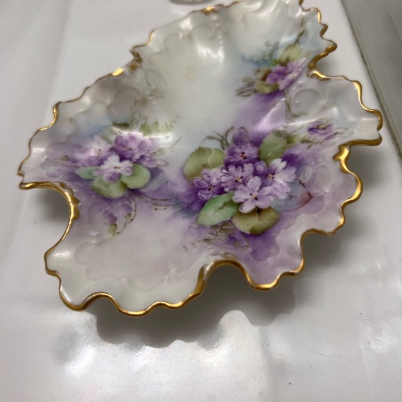 Elegant Floral Porcelain Dish with Gold Trim VERY rare - Picture 1 of 12